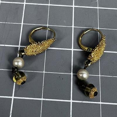 Carolee Signed Earrings Gold tone with a pearlish 
