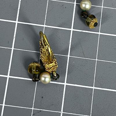 Carolee Signed Earrings Gold tone with a pearlish 