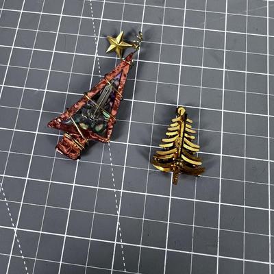 2 Christmas Pins