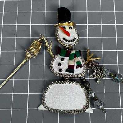 LATR 2GO Snowman Pin (VERY Desirable!) 