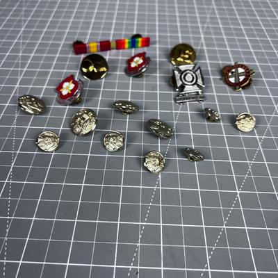 United States Army Buttons, Ribbons & Pins