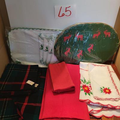 CHRISTMAS LINENS