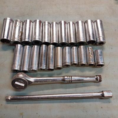 LARGE TRUE CRAFT SOCKET SET WITH WRENCH AND EXTENTION