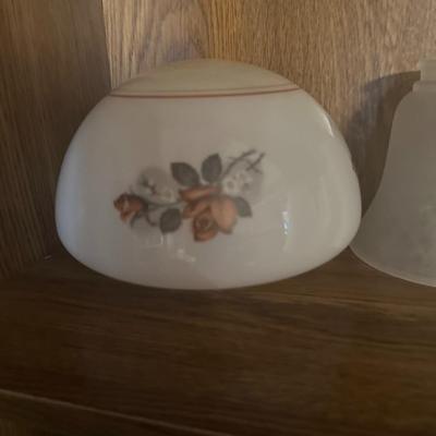 oi; lamps and light shades lot with wa;; art