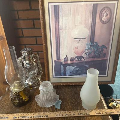 oi; lamps and light shades lot with wa;; art