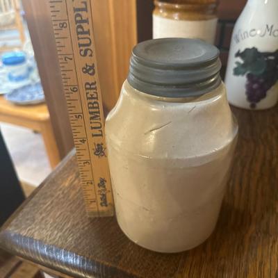 Stoneware jar lot