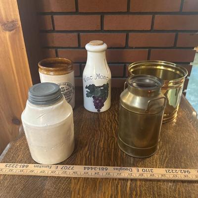 Stoneware jar lot