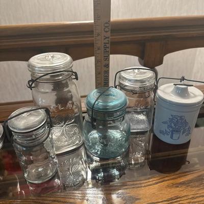 1930'S COLEMAN MODEL 150 KEROSENE VASE LAMP WITH BLACK BASE Oil lamp and glass jars