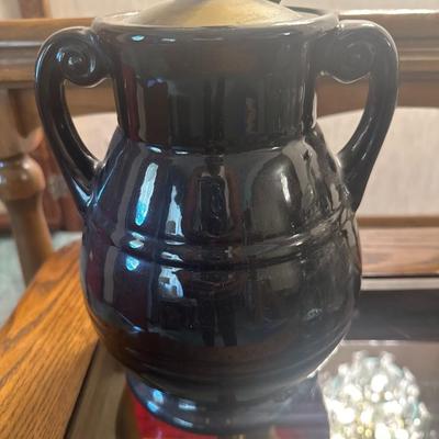 1930'S COLEMAN MODEL 150 KEROSENE VASE LAMP WITH BLACK BASE Oil lamp and glass jars