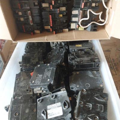 BOX OF FUSE SWITCHES