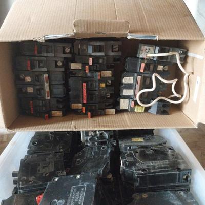 BOX OF FUSE SWITCHES