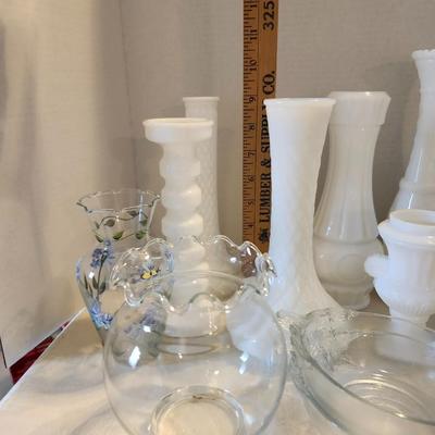 Pyrex Spring Blossom Refrigerator Dish with Lid, Avocado Green, and glass lot