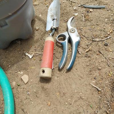 GILMOUR SPRAYER-HOSES-SHEERS AND HAND TROWEL