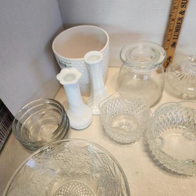 Vintage Pyrex Spring Blossom Flower Milk Glass Refrigerator Container with lid Retro Mid Century and glass lot