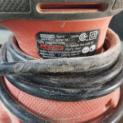 BLACK & DECKER DISK SANDER AND SANDPAPER DISKS