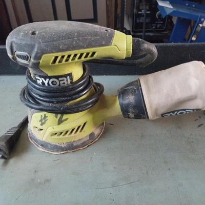 RYOBI DISK SANDER AND BOX OF NORTON SANDPAPER DISKS