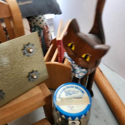 Miscellaneous house decor lot including seasonal