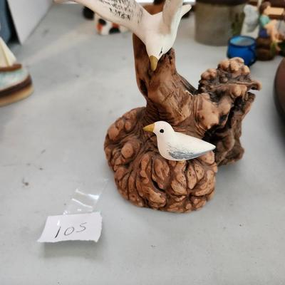 Miscellaneous house decor lot including clocks and figurines