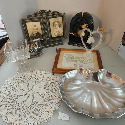 Miscellaneous house decor lot including radio and metal tray