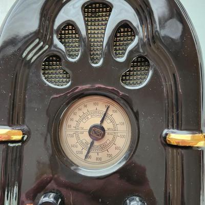 Miscellaneous house decor lot including radio and metal tray