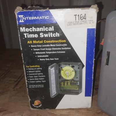 MECHANICAL TIME SWITCH AND METAL ELECTRICAL BOX