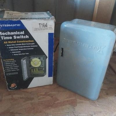 MECHANICAL TIME SWITCH AND METAL ELECTRICAL BOX