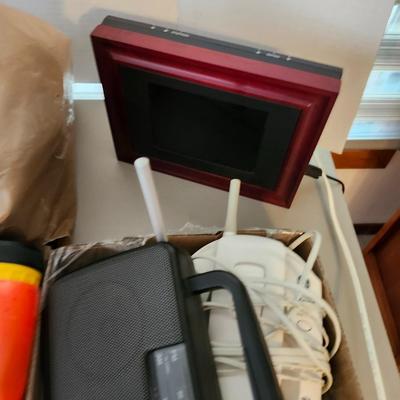 Househeld Lot including NIB Night Light Motion Sensor and table top windmill