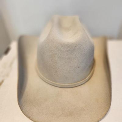 Catalen Cowboy hat size 7 11/2 with box