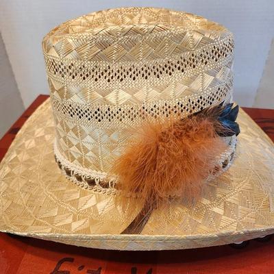 Bailey natural colored straw cowboy hat, size 7 1/2 with hat