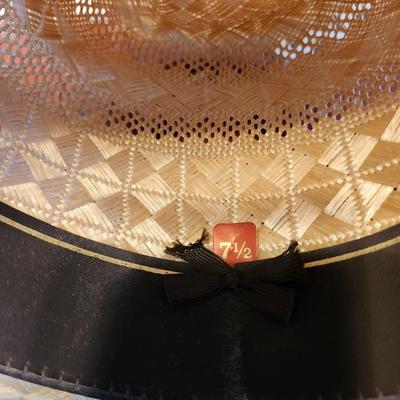 Bailey natural colored straw cowboy hat, size 7 1/2 with hat