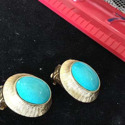 Vintage Les Bernard Matte Gold Turquoise Clip On Earrings Signed??