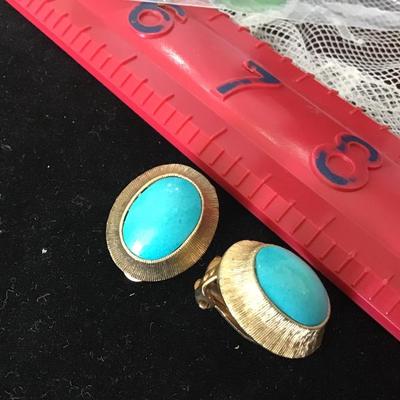 Vintage Les Bernard Matte Gold Turquoise Clip On Earrings Signed??