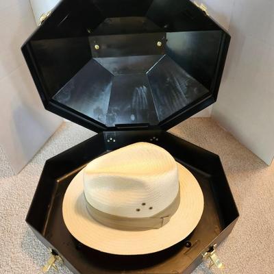 Country gentleman men's white fedora hat Size 7 1/2 with Hard Case Hat box