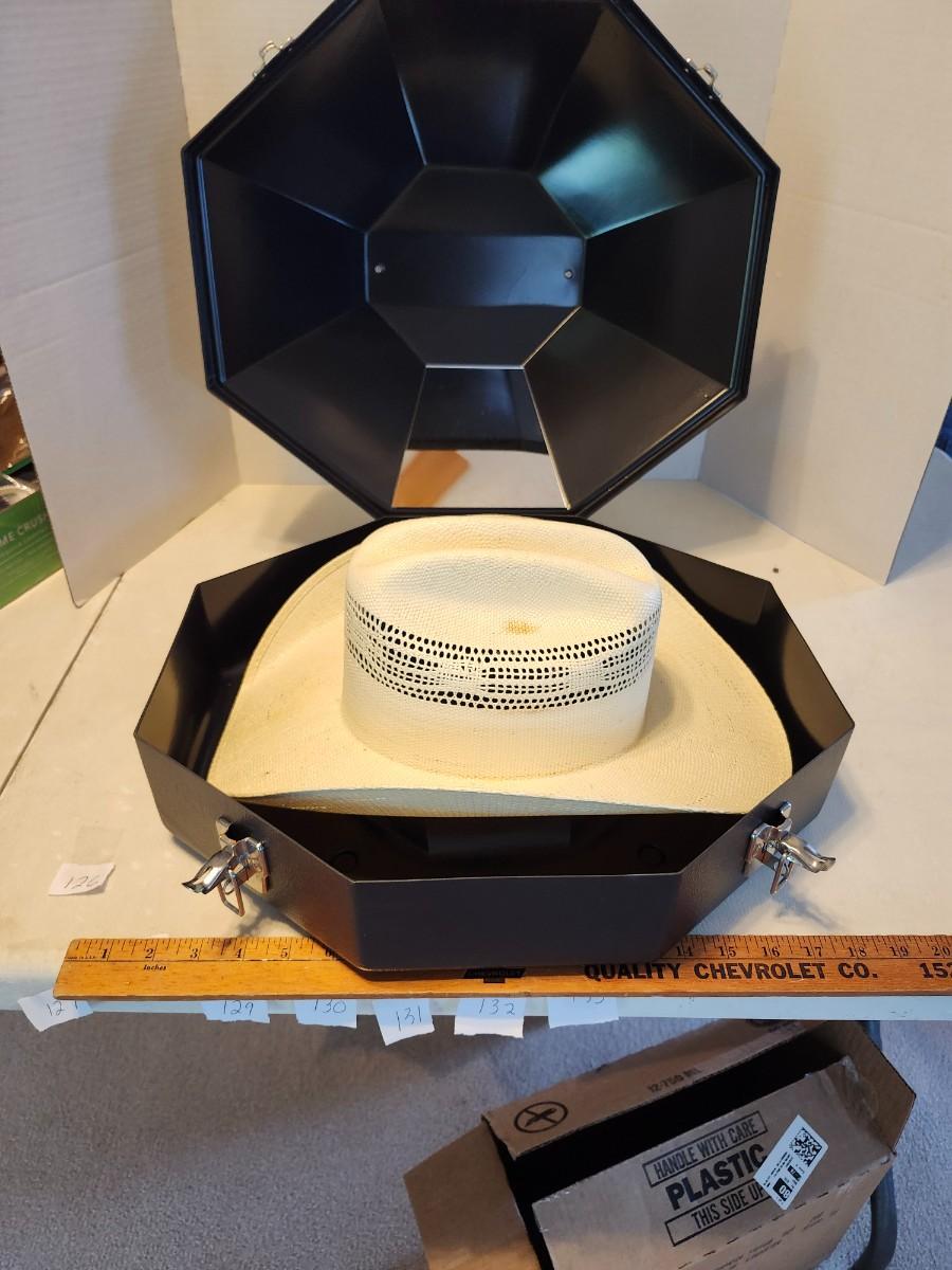 Justin Straw Cowboy Hat Size 7 1/2 with hard case hat box