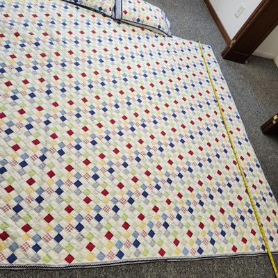 94 x 94 Handmade Quilt with matching sham, pillows and lines