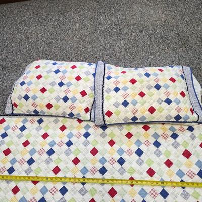 94 x 94 Handmade Quilt with matching sham, pillows and lines