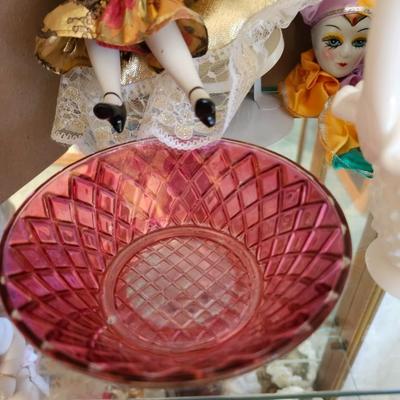 Porcelain jester lot with additional glassware