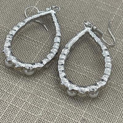 Single drop silver pearl earrings