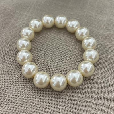 Vintage Faux Pearl Beaded Bracelet Large Thick Pearl Simulated Pearls White Bangle Costume Jewellery Stretchable Bracelet