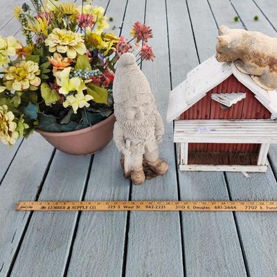 Outdoor decorations cement decorative status, birdhouse and fake plantb