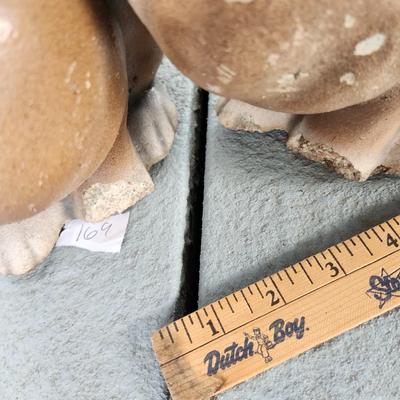 Outdoor decorations cement decorative bunnies rabbits