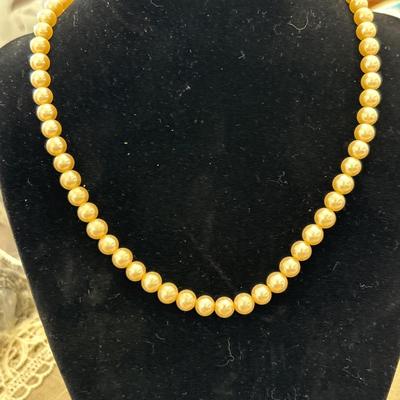 Vintage faux pearl necklace Japan