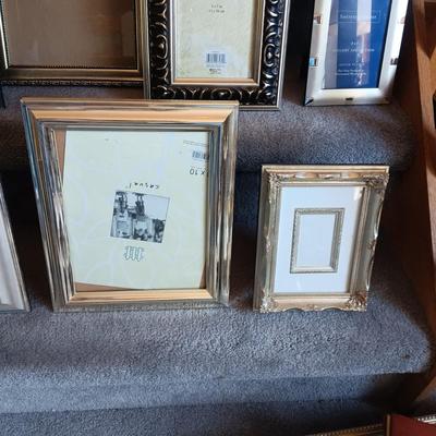 A GROUP OF QUALITY PICTURE FRAMES