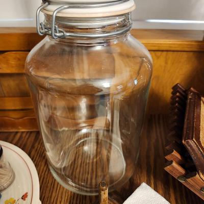 Miscellaneous Kitchen Lot, including wooden hot pads