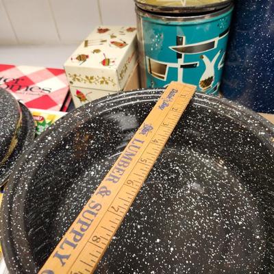 Kitchen lot, including Vintage tins, Enamelware pots