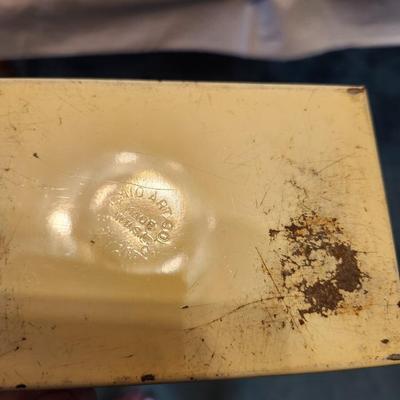 Kitchen lot, including Vintage tins, Enamelware pots