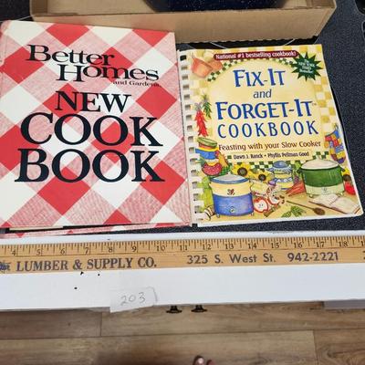 Kitchen lot, including Vintage tins, Enamelware pots