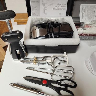 Kitchen lot, Hand mixer, Electric knife, coffee maker etc