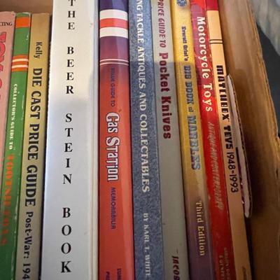 BOOKS ON VARIOUS COLLECTIBLES