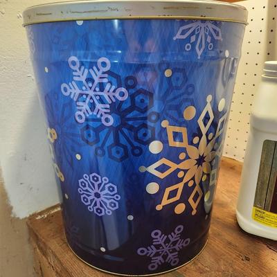 Home improvement garage lot, including tools